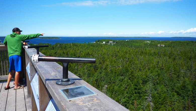 Day trips from Toronto - Bruce Peninsula National Park
