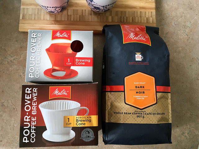 Melitta Ready Set Joe Single Cup Pour Over Coffee Brewer Maker #2 Natural Brown Cone Coffee Filters 100-Count 1 Black & 1 Red 