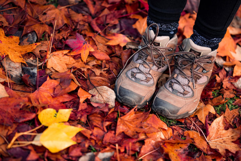 Learn how to choose hiking boots for women. #hiking #hikingtips #womensboots #womenhikingboots