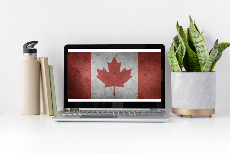 A list of the top Canadian lifestyle blogs that are new and growing that you should be following. These are amazing people with great tips, stories and ideas to share with others. #canadian #canadianblogger #blogging #bloggingtips #blogs