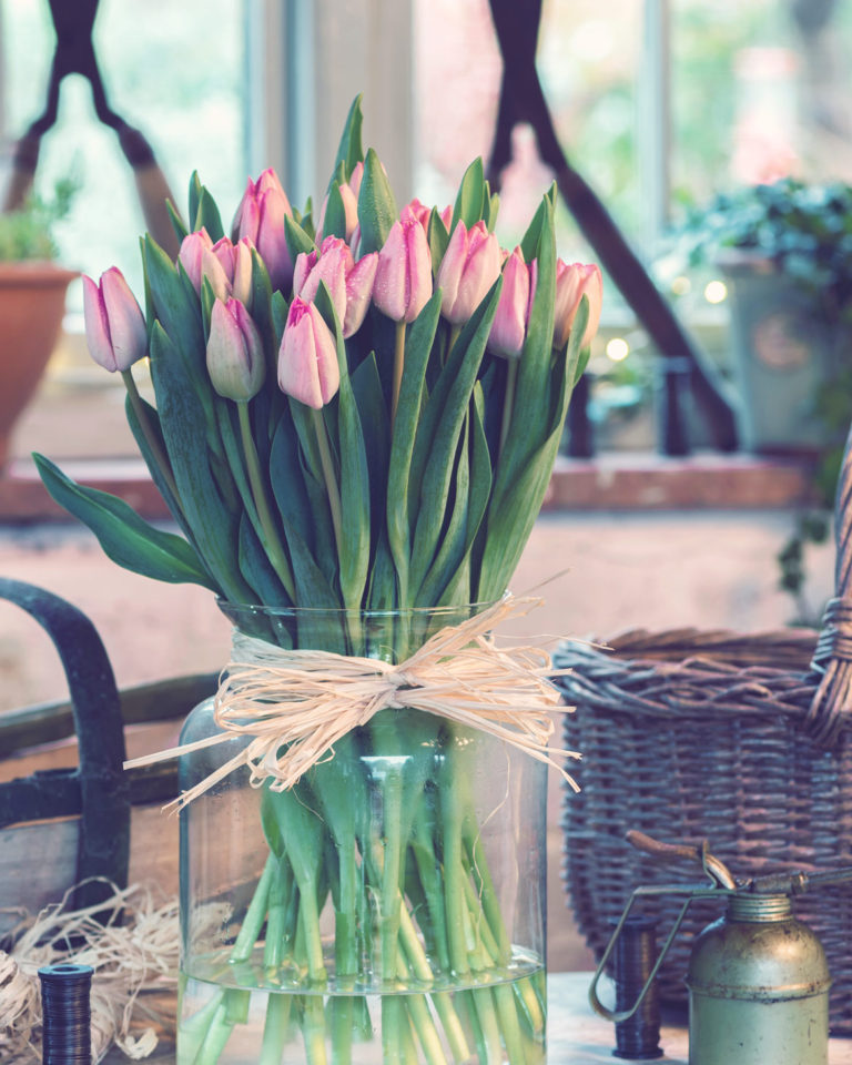 Spring flowers - Fresh Spring Decorations On A Budget